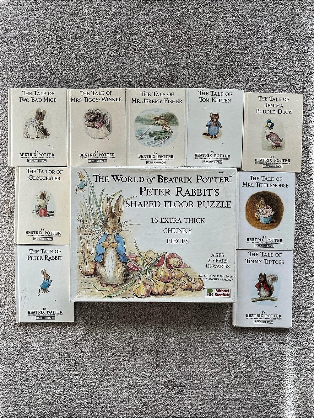 The World of Beatrix Potter Peter Rabbit's Shaped Floor Puzzle & Books